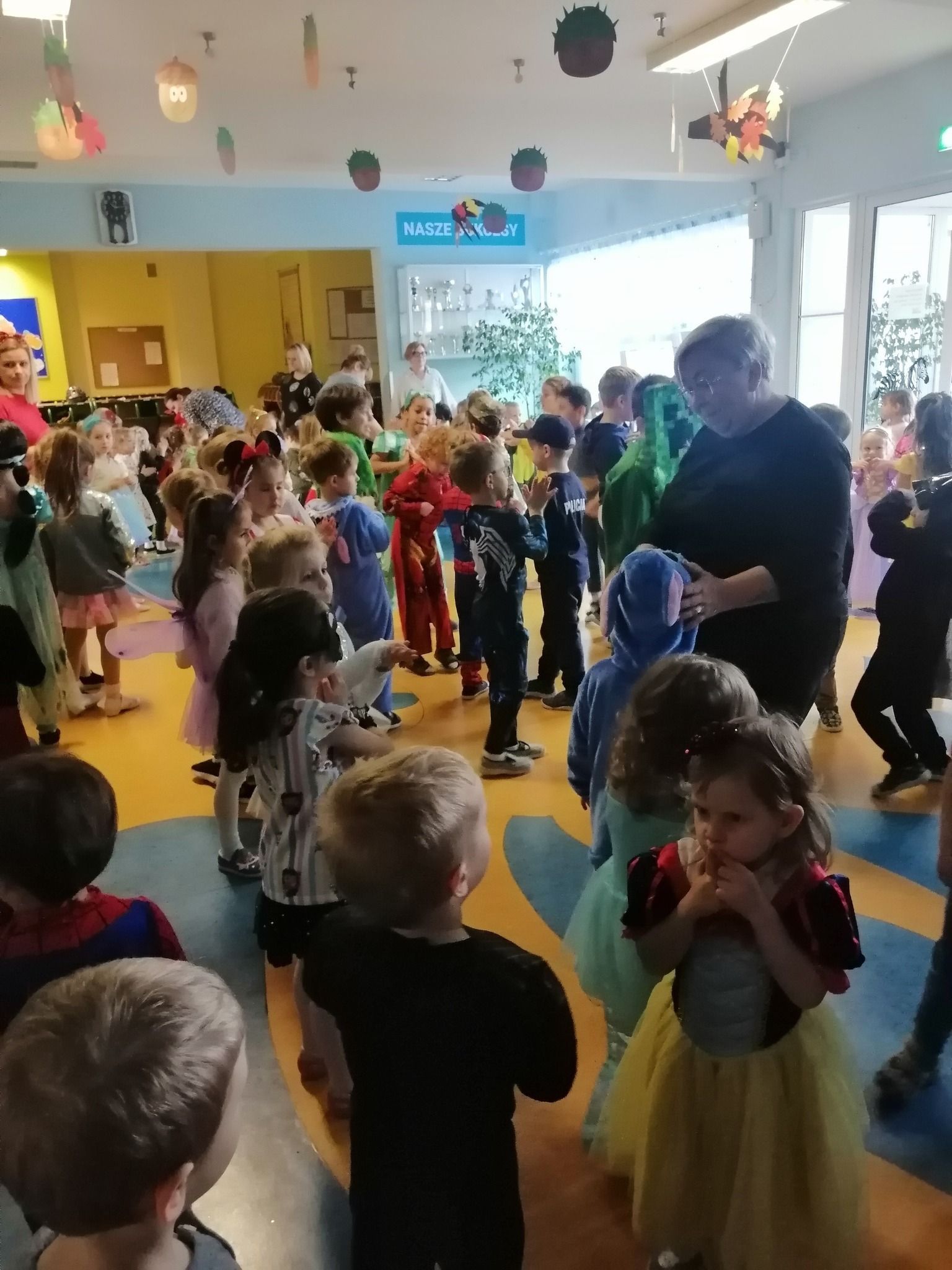 574550126_852679053936984_3554361269039312776_n